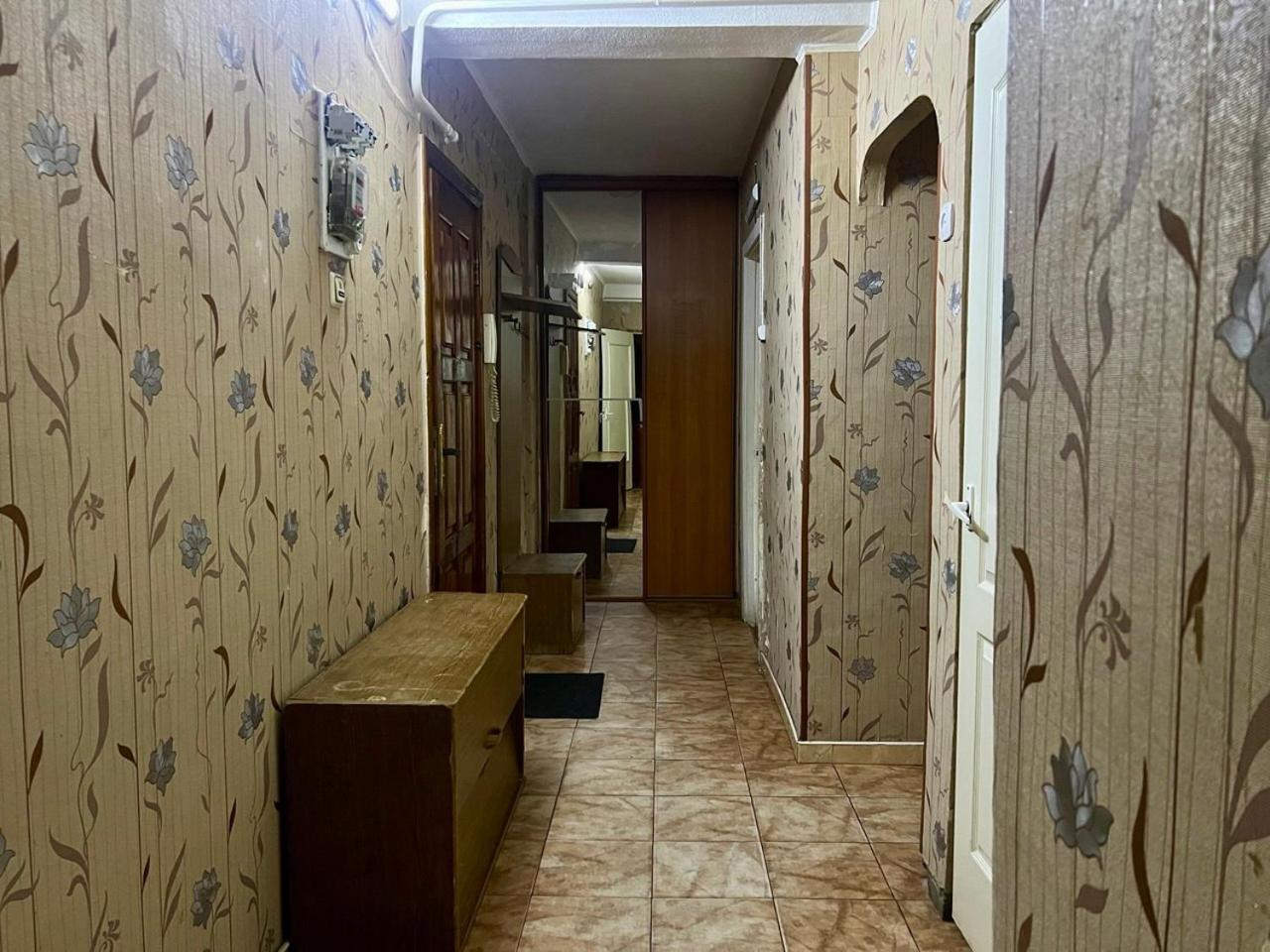 Квартира эконом-класса возле метро Левобережная Киев Экстерьер фото