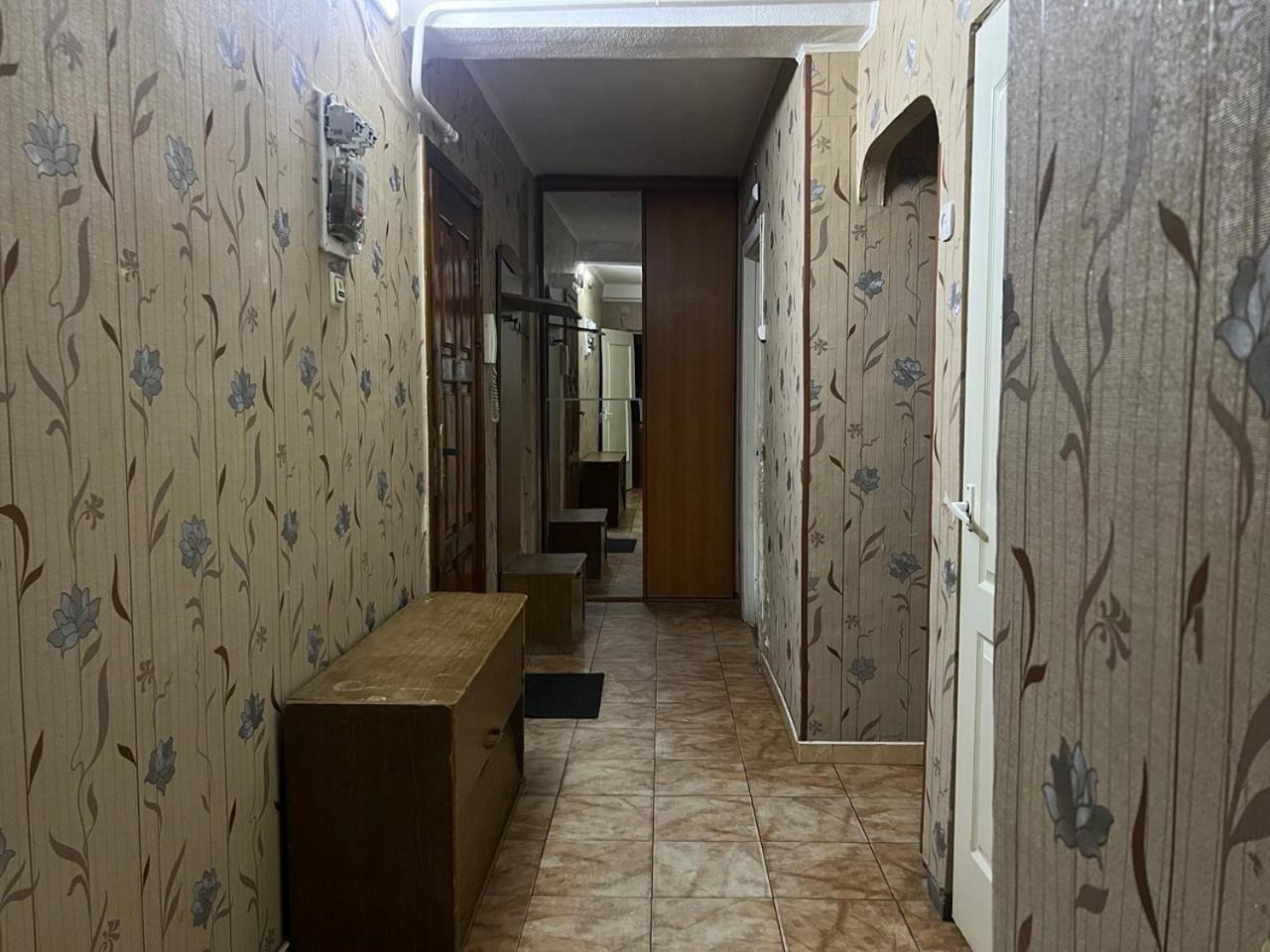 Квартира эконом-класса возле метро Левобережная Киев Экстерьер фото