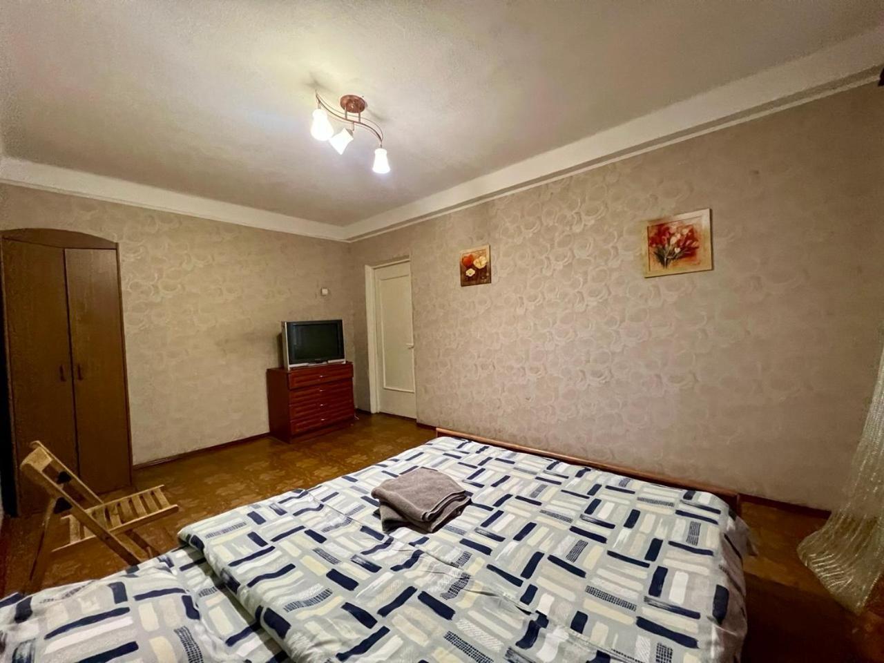 Квартира эконом-класса возле метро Левобережная Киев Экстерьер фото
