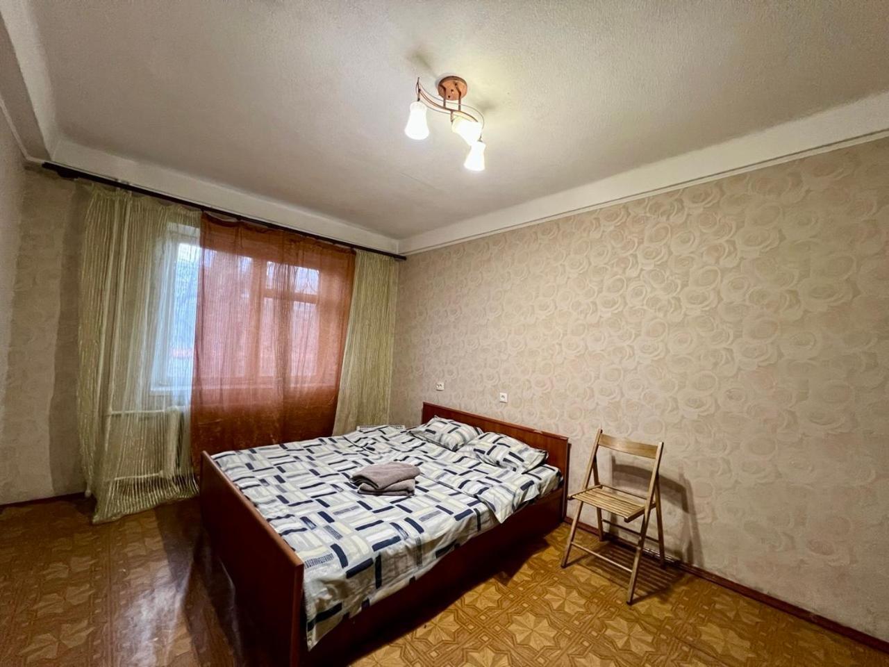 Квартира эконом-класса возле метро Левобережная Киев Экстерьер фото