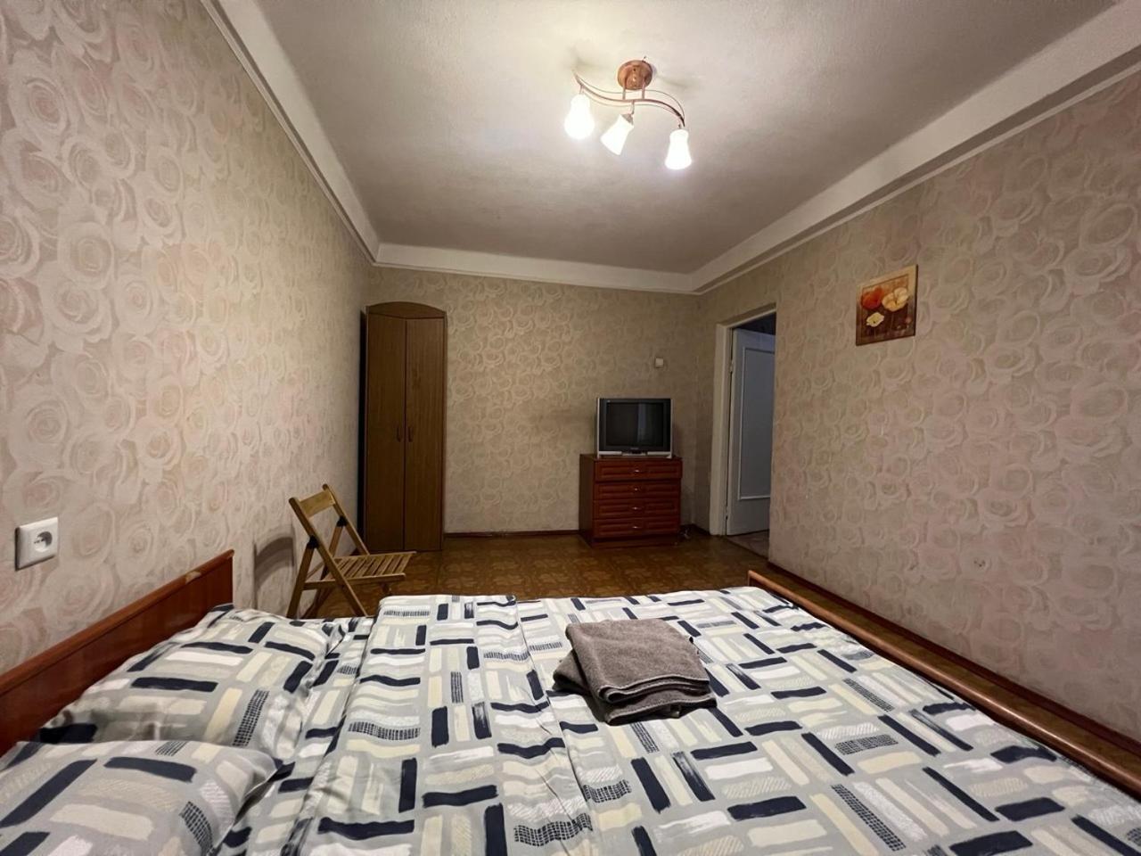 Квартира эконом-класса возле метро Левобережная Киев Экстерьер фото
