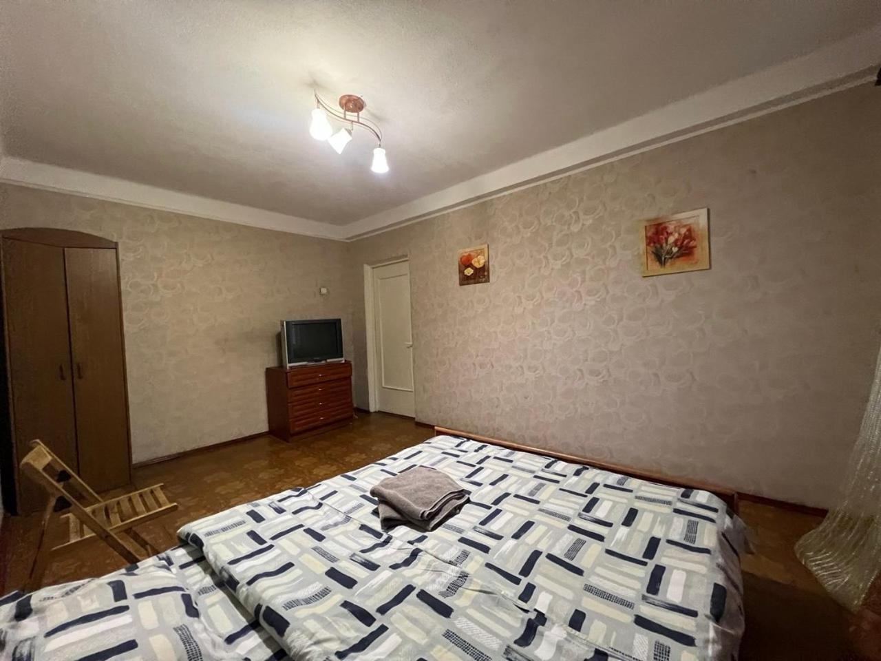 Квартира эконом-класса возле метро Левобережная Киев Экстерьер фото