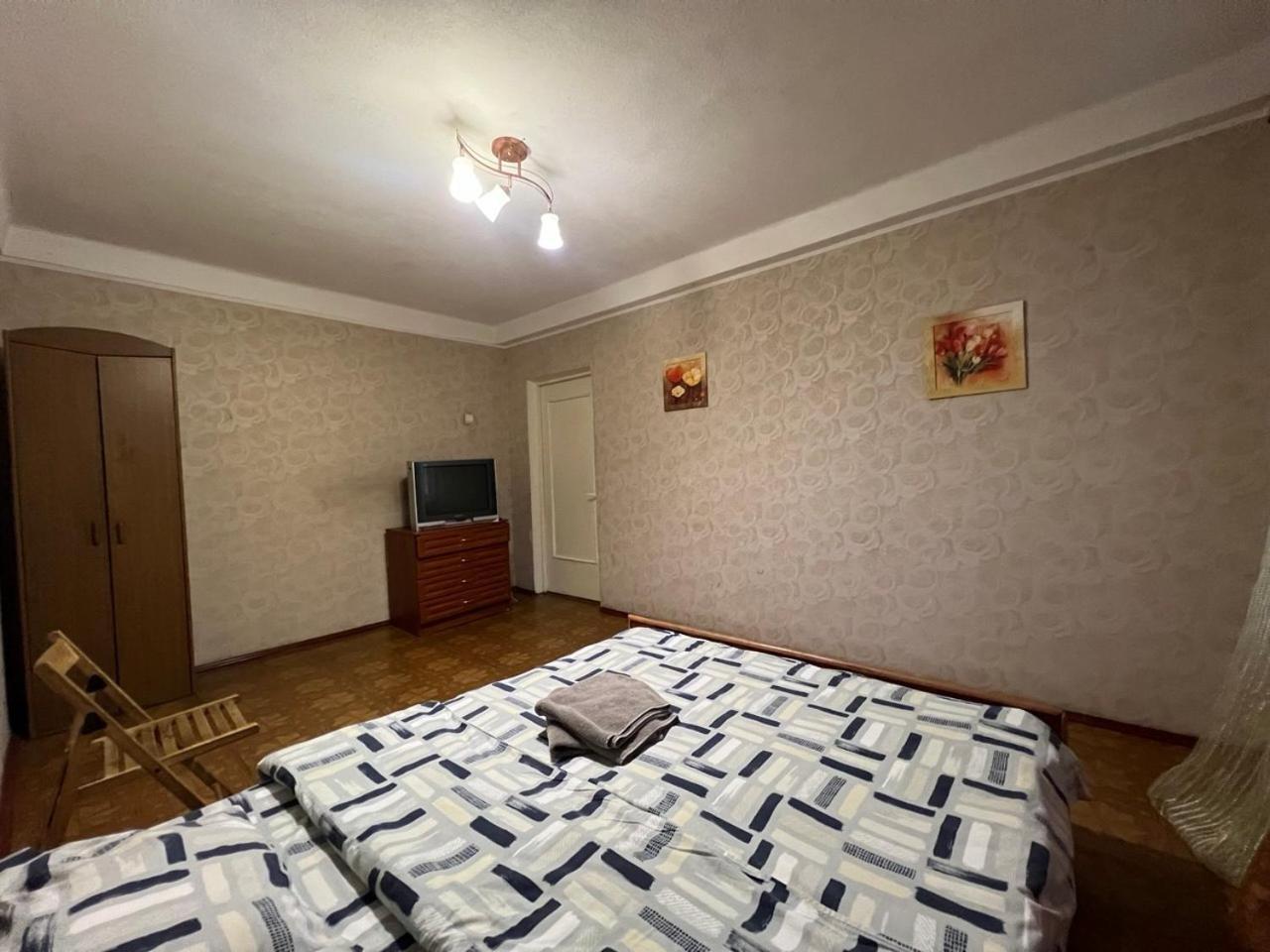 Квартира эконом-класса возле метро Левобережная Киев Экстерьер фото